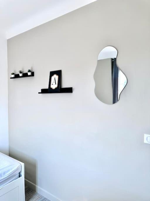 Appartement Vue Tour Eiffel Ligne 14 A Cote De Paris Жантії Екстер'єр фото